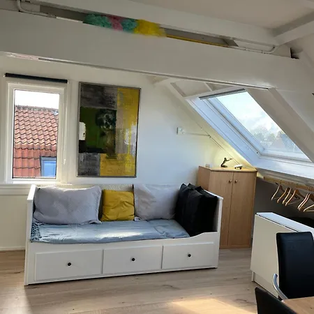 Overnachting Goffert, Eigen Ingang, Eigen Wc En Badkamer, Eigen Keuken