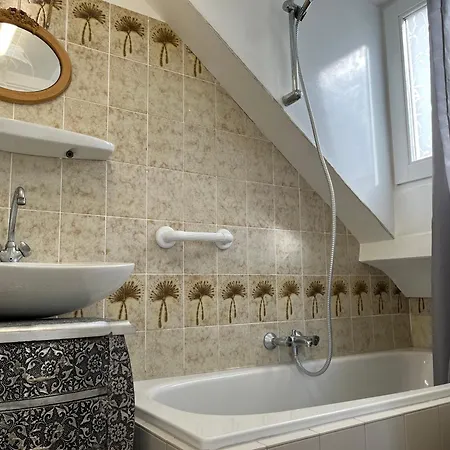 Overnachting Goffert, Eigen Ingang, Eigen Wc En Badkamer, Eigen Keuken نايميخين